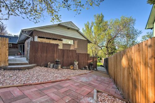 11 Mi to Denver Zoo: Lakewood Studio w/ Fire Pit! in Cherry Creek