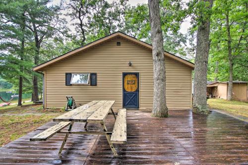 Cozy Cabin with Boats Fire Pit and Deck On Little Lake - image 8