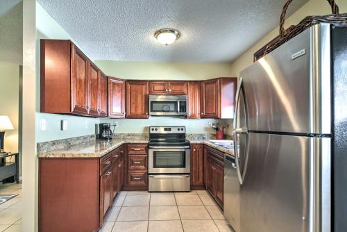 Largo Townhome - 10 Mins to Indian Rocks Beach! - image 9