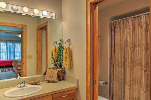 Cozy Driggs Condo with Hot Tub and Ski Shuttle Service Cozy Driggs Condo with Hot Tub and Ski Shuttle Service