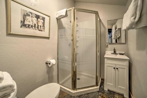 Mammoth Lakes Condo with Pool and Spa - Near Shuttle! - image 7