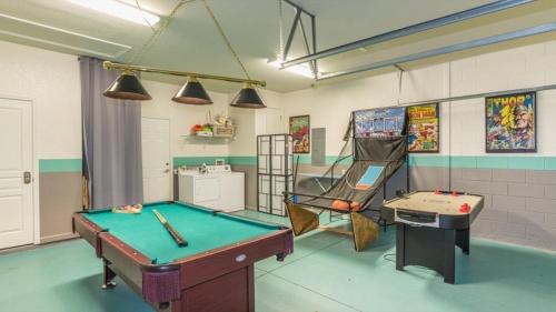 2568 Archfeld Blvd - image 2