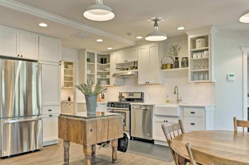 Scenic Apt Steps from Tryon and 18 Minutes to TIEC! - image 5