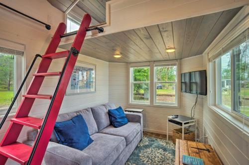 Waterfront Tiny House with Private Dock and Golf Cart! - image 6