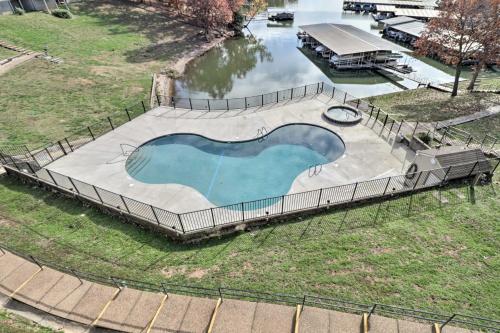 Lake Ozark Condo with Pool and Fishing Docks! Lake Ozark Condo with Pool and Fishing Docks!