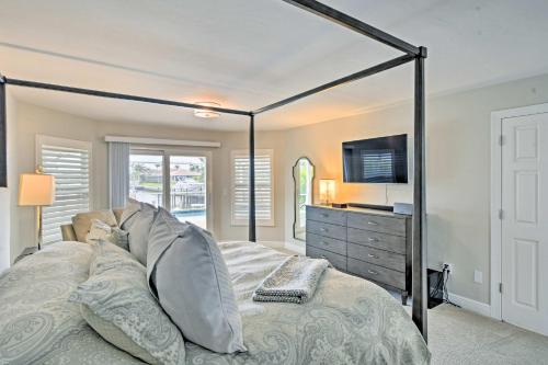 2 Mi to South Beach: Waterfront Home w/ Lanai! - image 2