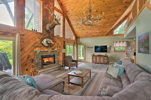 . 3-Acre Benezette Cabin with Hot Tub, Grill and Mtn View