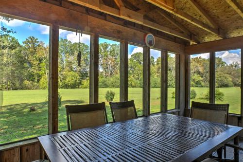 Ooltewah Cabin with Grill, Pool Table and Porch! in Ooltewah, USA