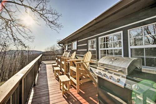 . Moravian Falls Cabin with Brushy Mtn View and Fire Pit