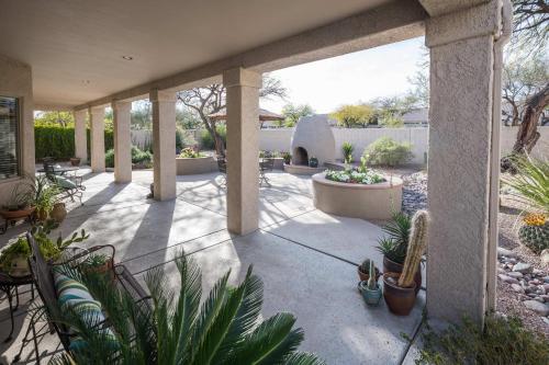 Oro Valley House with Outdoor Fireplace and Mtn Views! - image 9