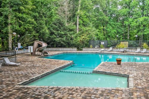 Chalet Village Upper Alpine Condo with Pool Access! - image 2