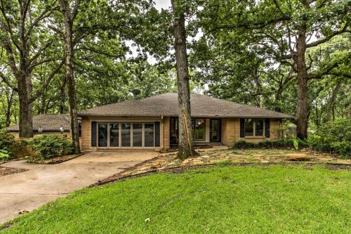 Star Harbor Lake House with Dock Deck and 2 Boat Lifts - image 9