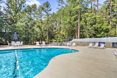 Keowee Keys Home with Mountains View and Lake Access!