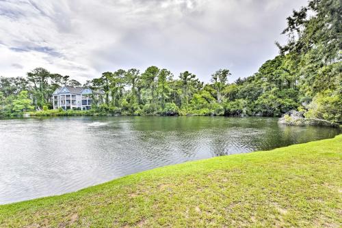 Hilton Head Island Condo - Walk to Pool and Beach! - image 4