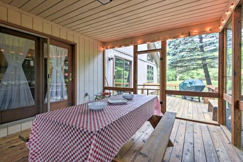 House with Porch Less Than 10 Mi to Lakes and Big Boulder Ski! - image 2