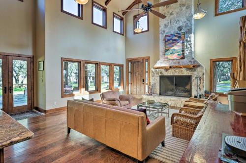 Riverfront Blanco Home w/ Shaded Porch + Hot Tub in Blanco (TX)