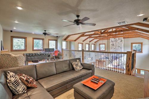 Riverfront Blanco Home w/ Shaded Porch + Hot Tub in Blanco (TX)