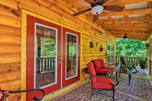 Murphy Log Cabin with Deck and Covered Porch-Near Dtwn - image 8