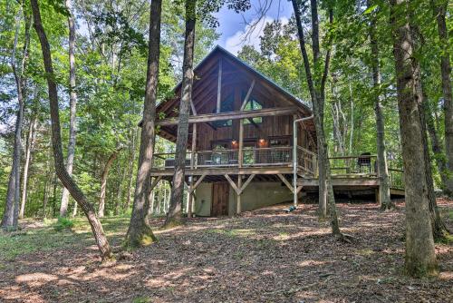 Romantic Asheville Area Cabin with Deck and Hot Tub! in Leicester, USA