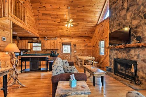 Bear-A-Ventura Oasis Cabin in Blue Ridge Mountains - image 4