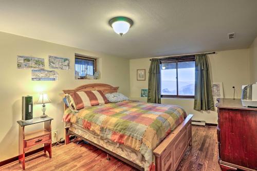 Family Home with Hot Tub 2 Minutes to Swain Resort!