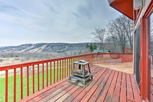 Family Home with Hot Tub - 2 Minutes to Swain Resort! - Swain