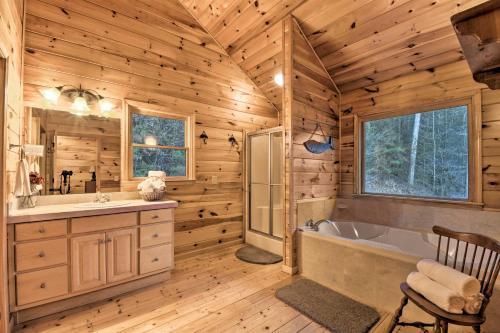 Riverside Ellijay Cabin with Hot Tub and Game Room