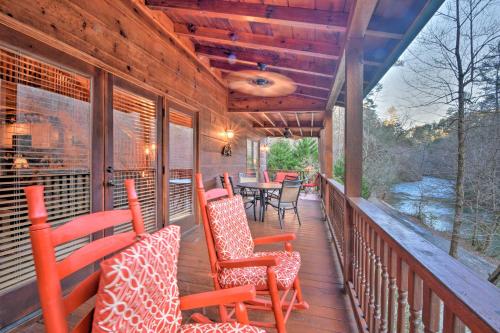 Riverside Ellijay Cabin with Hot Tub and Game Room