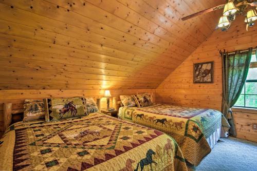 Cozy Trenton Cabin with Spa about 15 Mi to Lookout Mtn! - image 4