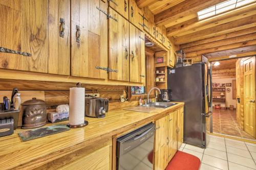 Quiet Inverness Log Cabin with Furnished Deck! - image 8