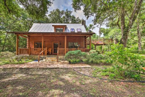 Quiet Inverness Log Cabin with Furnished Deck! in Floral City