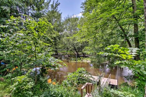 RiverSong Waterfront La Crosse Home with Dock RiverSong Waterfront La Crosse Home with Dock