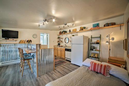 Cozy Grand Junction Bungalow by Trails and Wineries! Cozy Grand Junction Bungalow by Trails and Wineries!