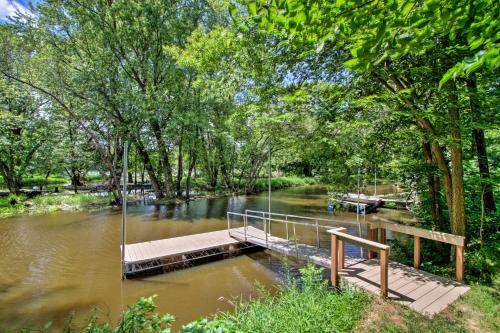 RiverSong Waterfront La Crosse Home with Dock RiverSong Waterfront La Crosse Home with Dock