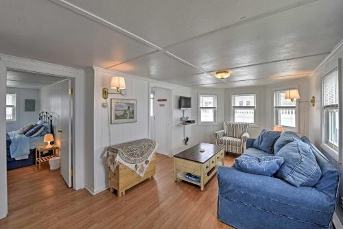 B&B South Kingstown - Peaceful Cottage with Grill - Steps to Matunuck Beach - Bed and Breakfast South Kingstown