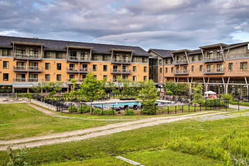 Ski-In Resort Family Condo with Deck at Jay Peak! - image 8