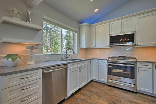 Modern Morrison House with Deck and 2 Fireplaces! in Morrison, USA