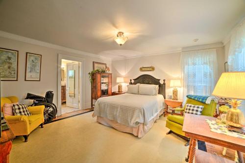 Rural and Historic Estate Home 12 Mi to Clarksville - image 2