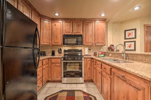 Ski-in and Ski-Out Brian Head Condo with Hot Tub Access!