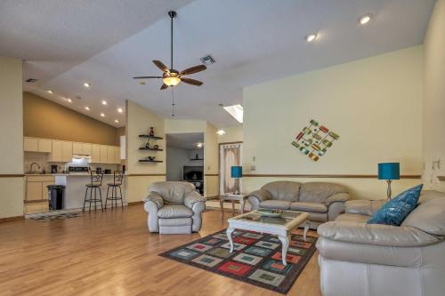 1 Mi to Weeki Wachee: Home w/ Pool in Spring Hill in สปริง ฮิลล์ (FL)
