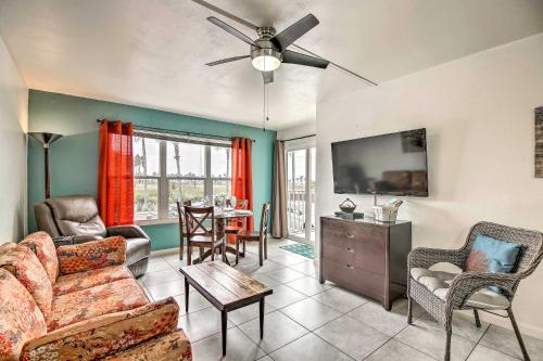 Steps to Beach: Beach Haven w/ Shared Amenities - Port Isabel, TX