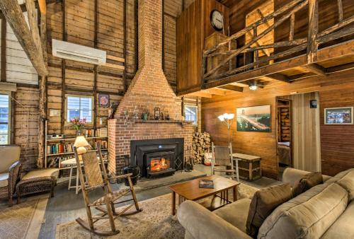 Rustic Lake House on Lake Champlains Barney Point - image 3