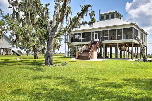 Slidell Home with Fishing Pier and Outdoor Living, BBQ Slidell 