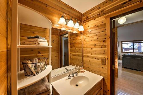 Ashland Cabin on 170 Acres with Mtn Views and Sauna!