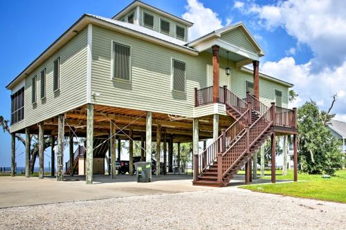 Slidell Home with Fireplace BBQ and Outdoor Living! - image 7