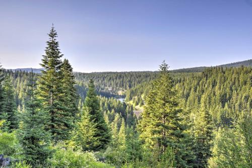 Ashland Cabin on 170 Acres with Mtn Views and Sauna!