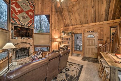 Cozy Cabin Near Massanutten Resort and Water Park!