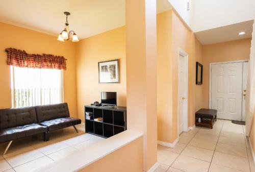 87285 7 Bedroom Pool HomeCumbrian Lakes Kissimmee - image 9
