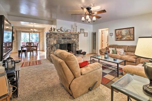 Rustic Fawnskin Home with Gas Grill - Walk to Lake! in Fawnskin, USA
