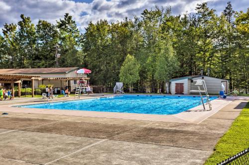 Mountain Cabin with Deck Near Year-Round Recreation! - image 4